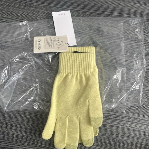 NWT knit gloves - Picture 7 of 8